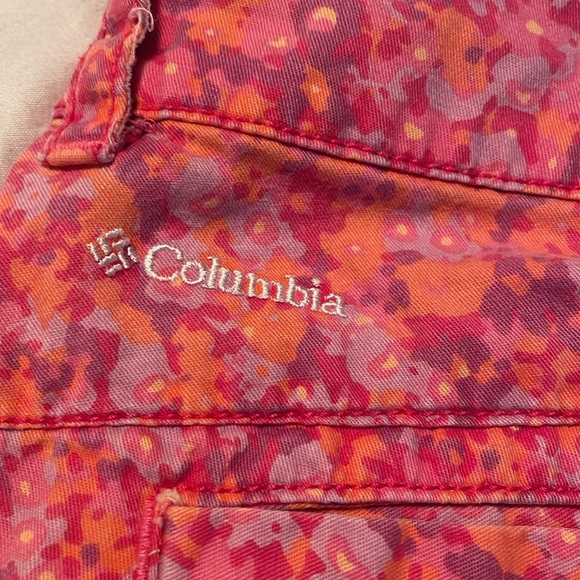 Columbia Shorts / women’s size 8 . Pink floral print. EUC - Picture 2 of 9